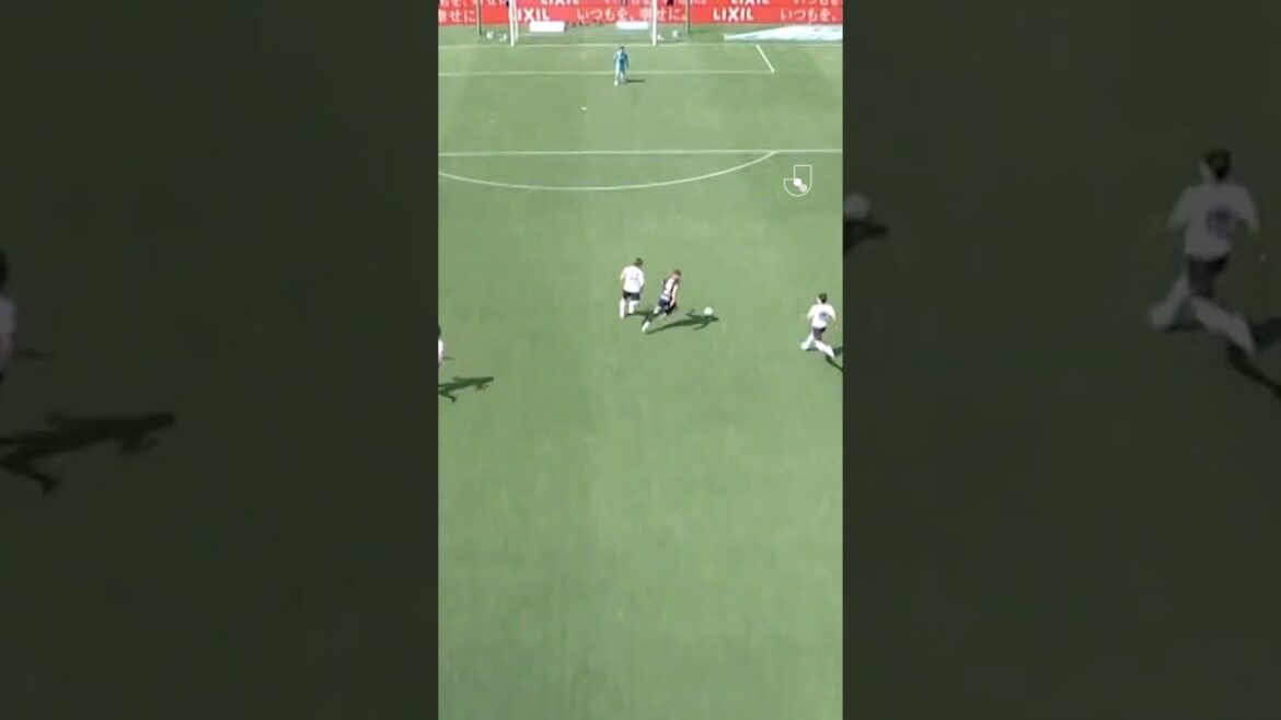 Shuichi Gonda's big save to win the one-on-one against Leo Ceara! 🔥