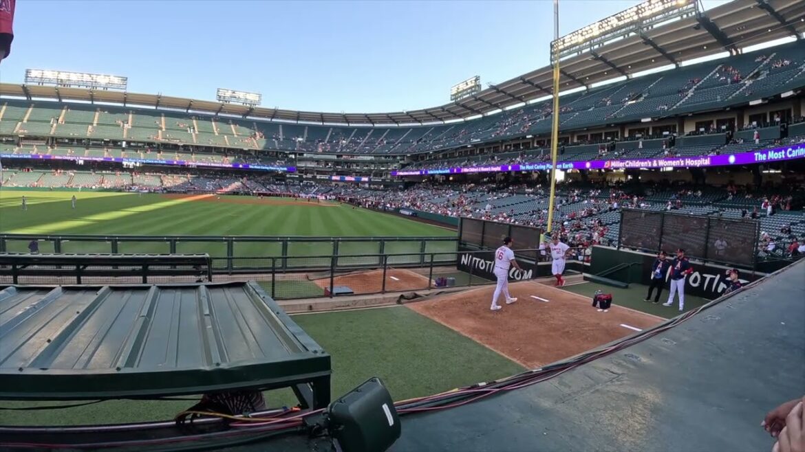 Pitcher Yusei Kikuchi’s bullpen pitching. Pitcher Yusei Kikuchi's bullpen pitching.