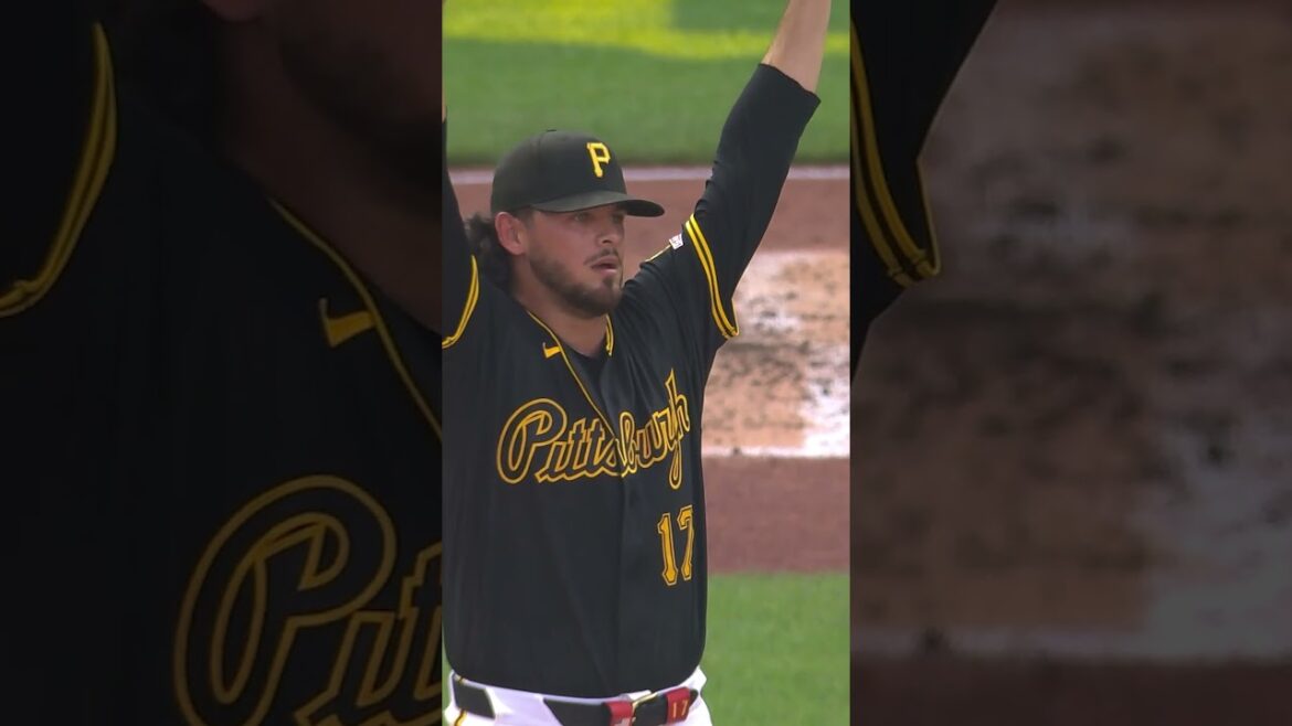 Bryan Reynolds takes a home run away from Shohei Ohtani! 🤯 Bryan Reynolds takes a home run away from Shohei Ohtani! 🤯