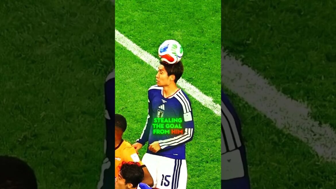 Daichi Kamada Stealing the goal Daichi Kamada Stealing the goal