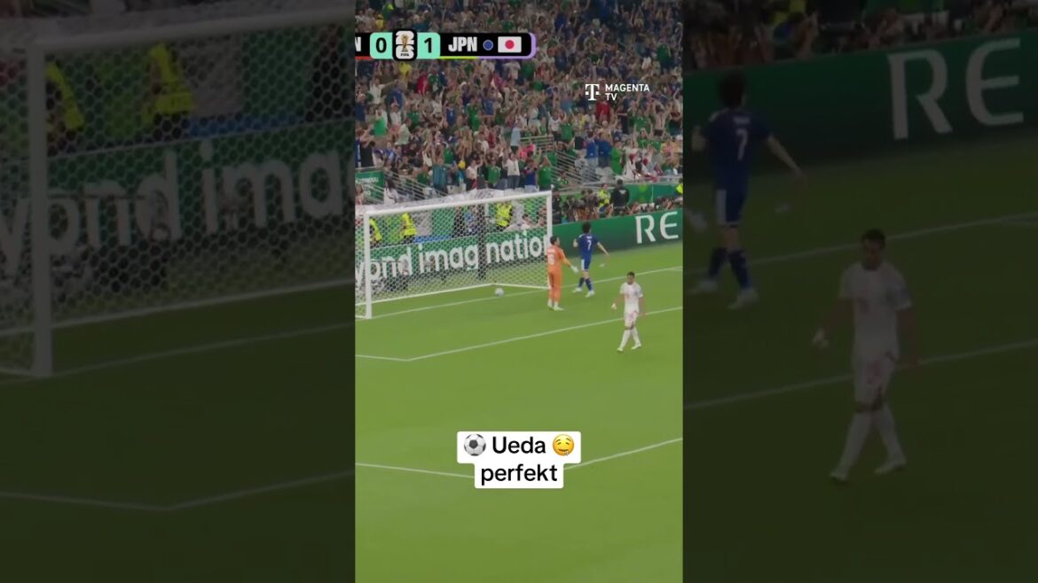 You can do it like that! Ueda hits the corner precisely!