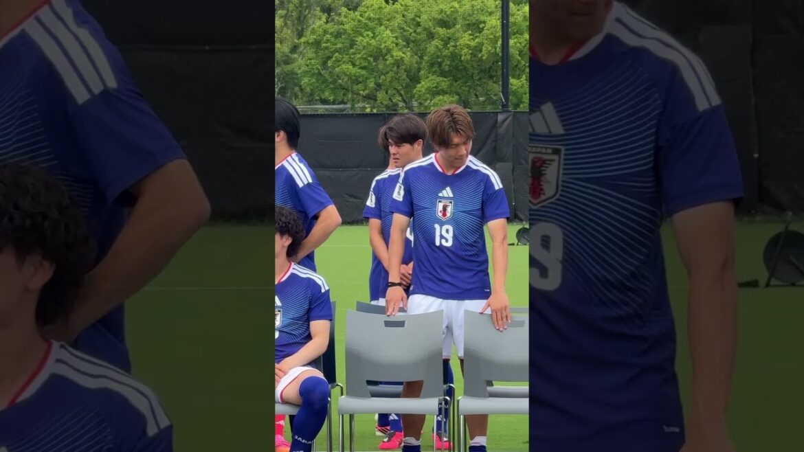 Two No. 8 players… #Takefusa Kubo #Takumi Minamino chatting side by side #shorts #Japan national soccer team #daihyo #FIFA World Cup 2026 Two No. 8 players... #Takefusa Kubo #Takumi Minamino chatting side by side #shorts #Japan national soccer team #daihyo #FIFA World Cup 2026