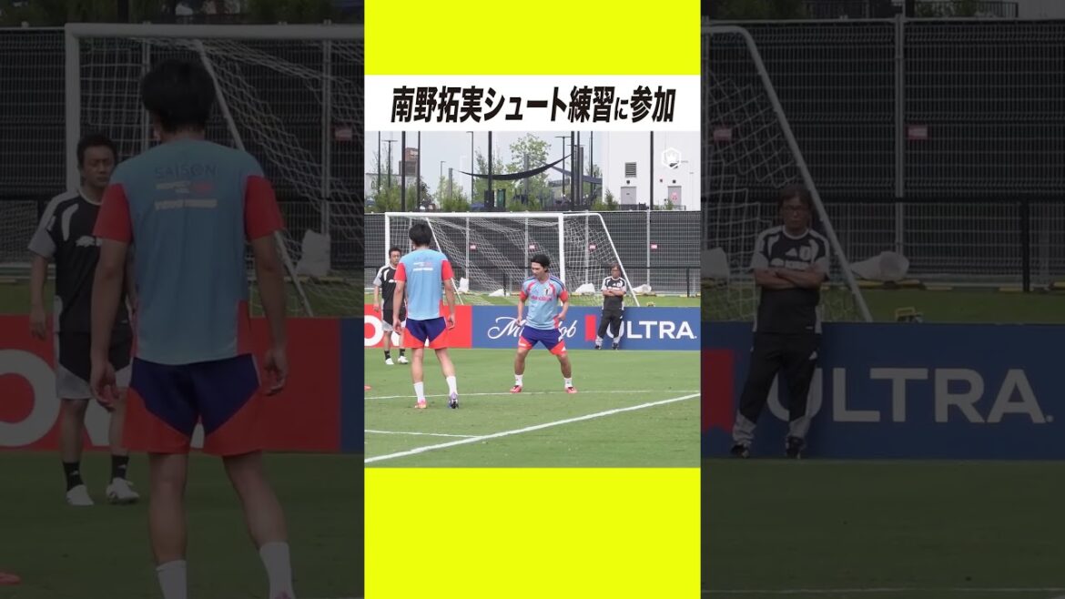 Takumi Minamino participates in shooting practice