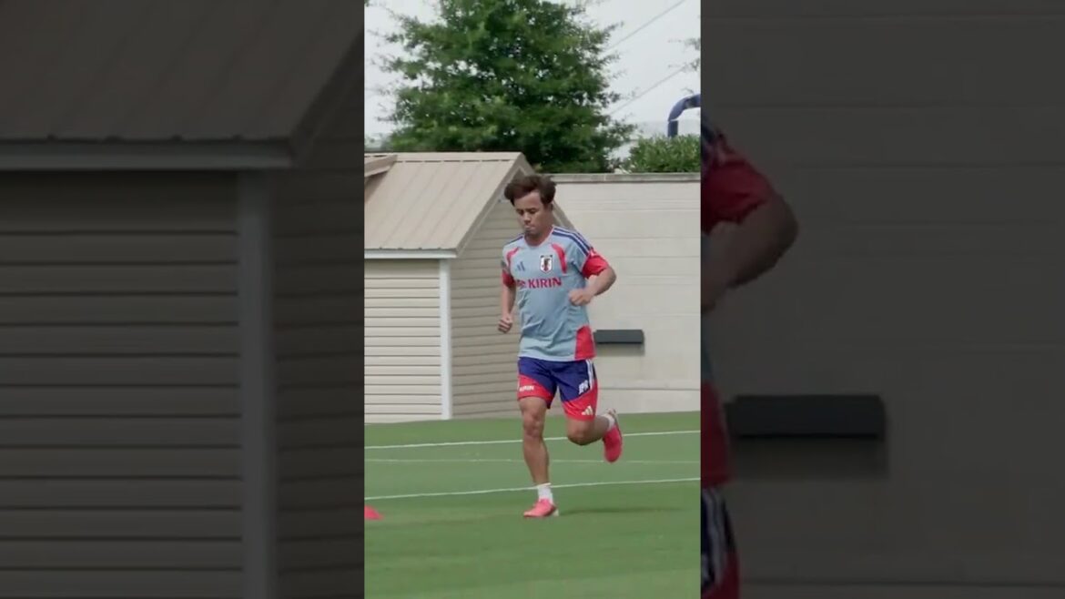 Individual adjustment continues #Takefusa Kubo Checks the ball touch Full version from related video! #shorts #Japan national soccer team #daihyo #FIFA World Cup 2026