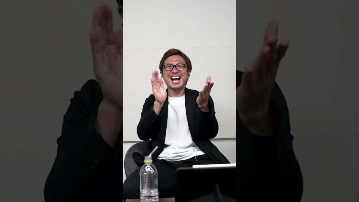 Daisuke Nasu cracks with joy as the Japanese national team breaks down leading to Daizen Maeda's goal #Japan national team #soccer