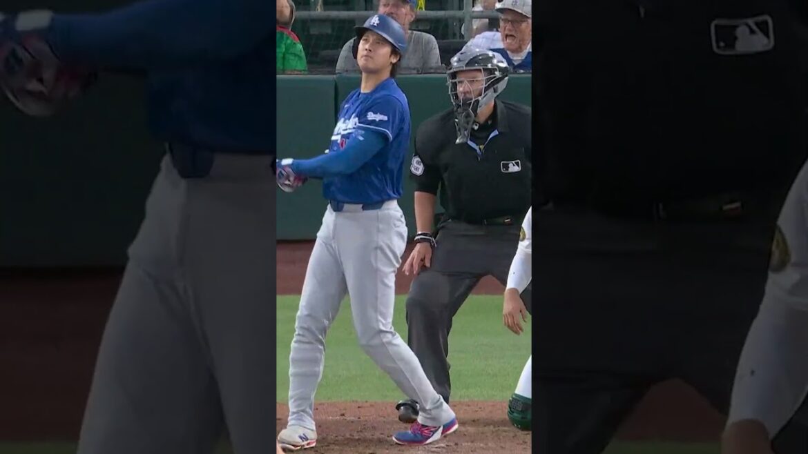 Shohei Ohtani crushes this ball 432 FEET!! π± Shohei Ohtani crushes this ball 432 FEET!! π±