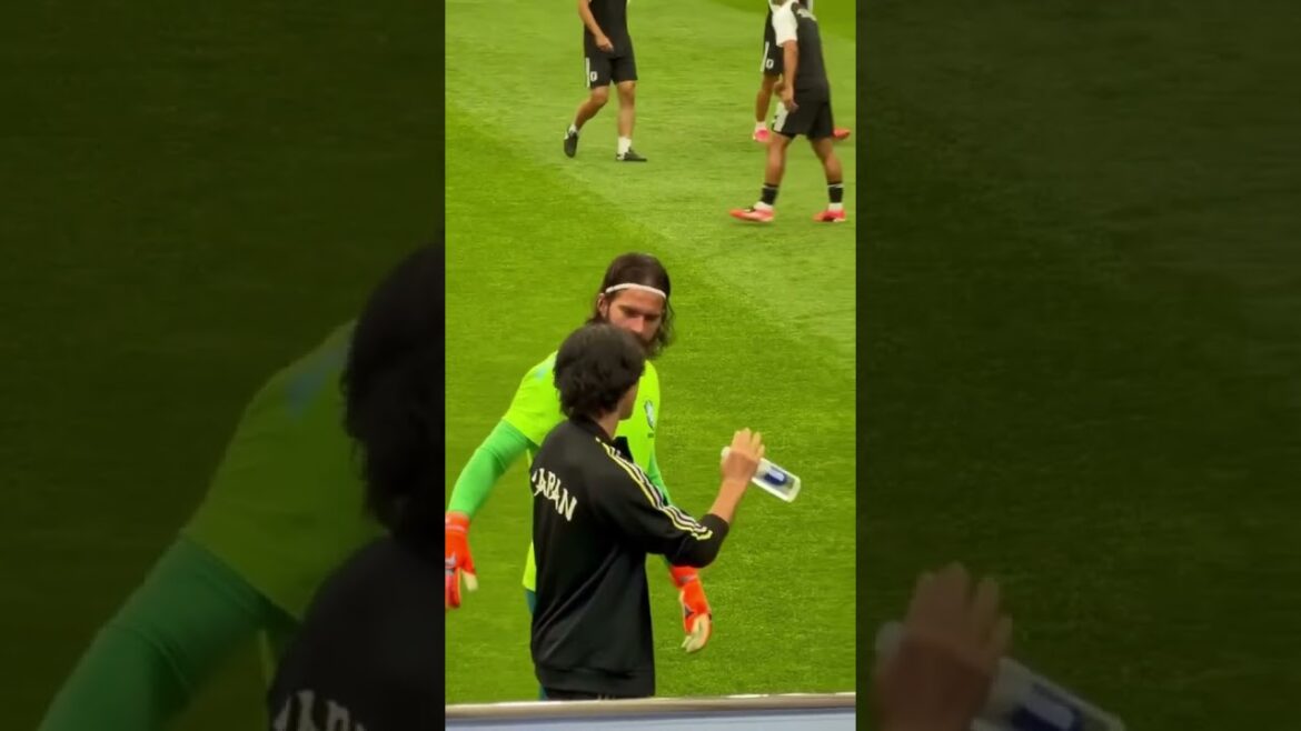 Alisson & Minamino catchup after Japan’s World Cup exit!❤️ Alisson & Minamino catchup after Japan’s World Cup exit!❤️