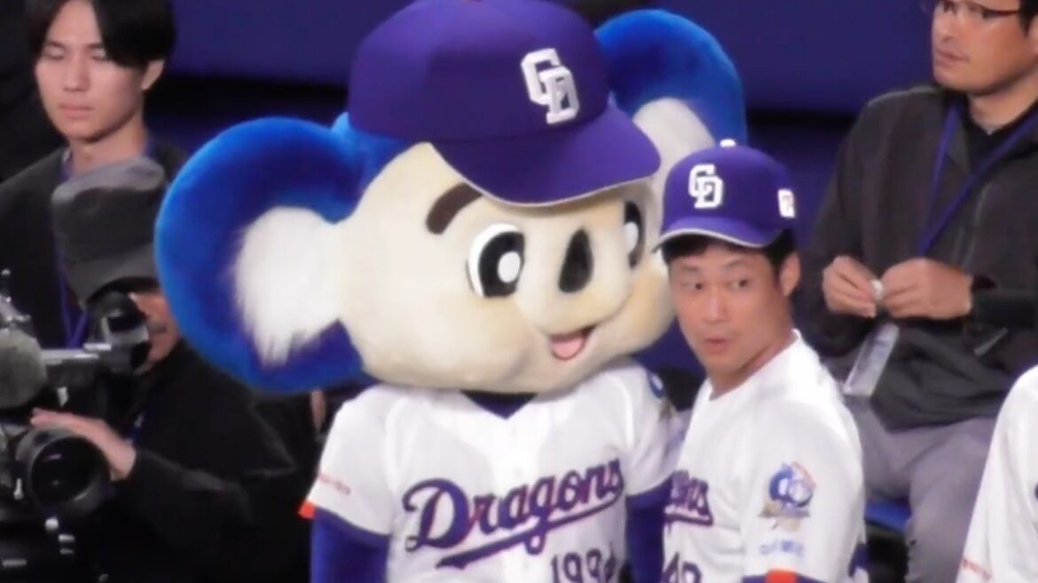 Takuma Kato is too worried about Black Dora during the national anthem performance Chunichi Dragons VS Yomiuri Giants 2026/07/03